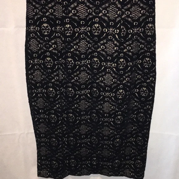 Betsy Johnson Black Lace Overlay Dress With Tan Lining and Cap Sleeves | Size 4 - Picture 2 of 8